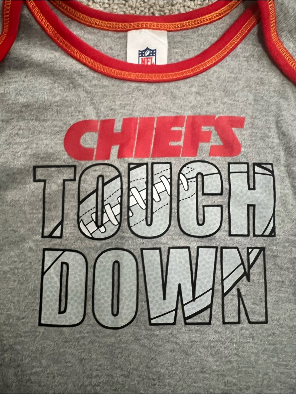 Gerber Chiefs 'Touchdown' Football Sports Grey & Red Long-Sleeve One-Piece 18M - Picture 3 of 5